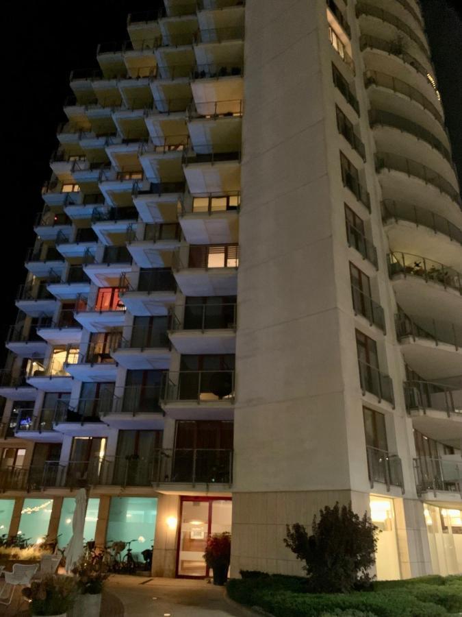 City View Wellness Apartment Swim&Steam&Relax Краков Экстерьер фото