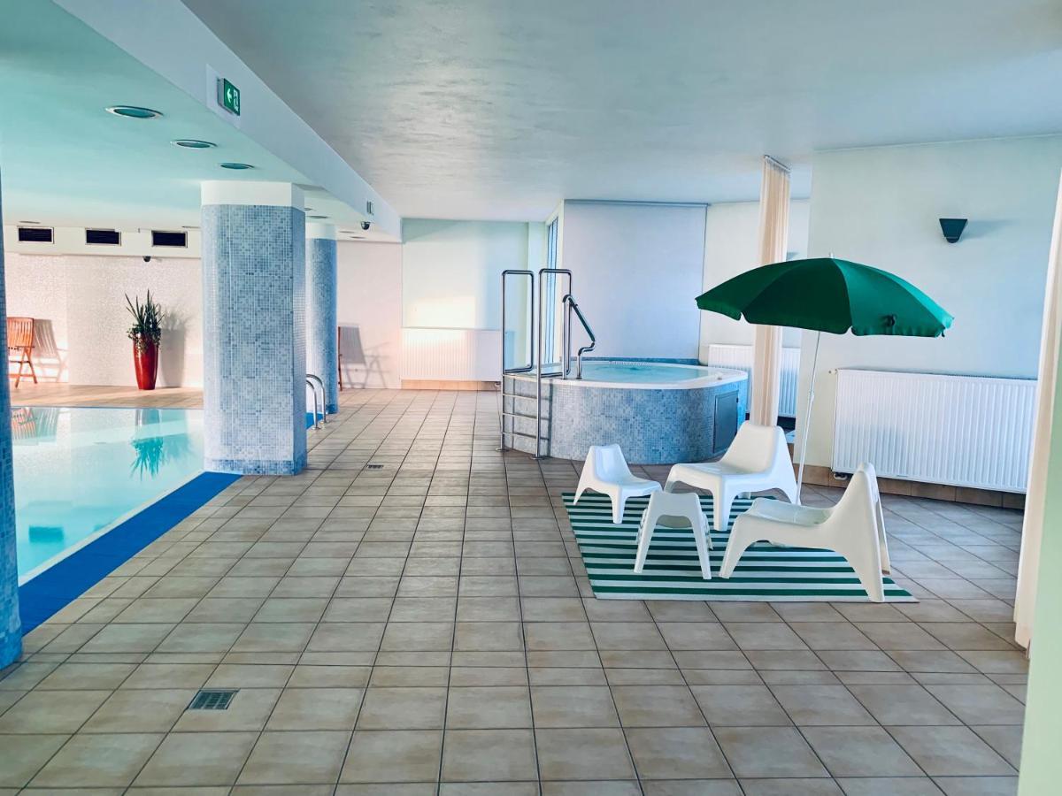 City View Wellness Apartment Swim&Steam&Relax Краков Экстерьер фото