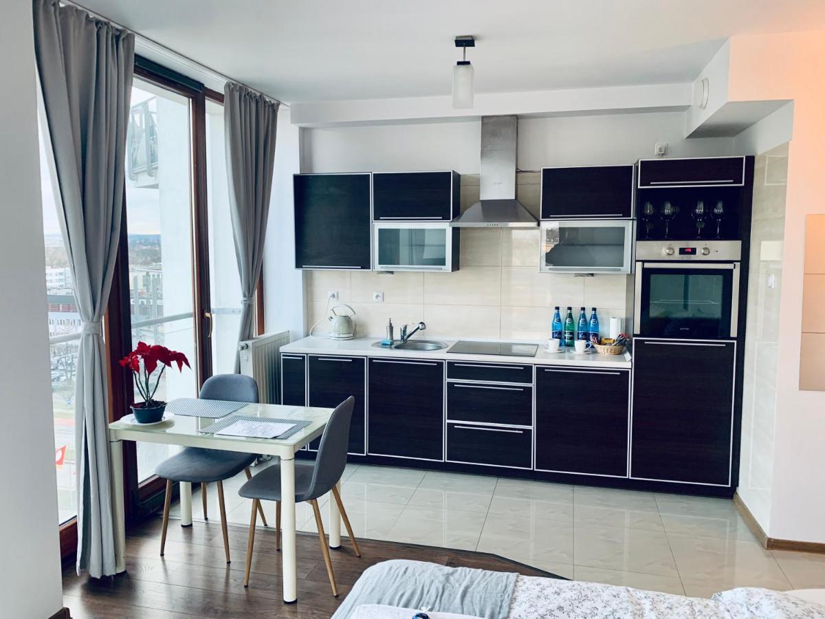 City View Wellness Apartment Swim&Steam&Relax Краков Экстерьер фото